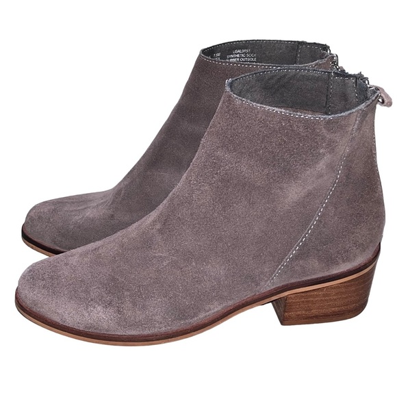 Steve Madden Women’s Gray Legally Suede Booties Boots Shoes size 7.5 - Picture 3 of 13